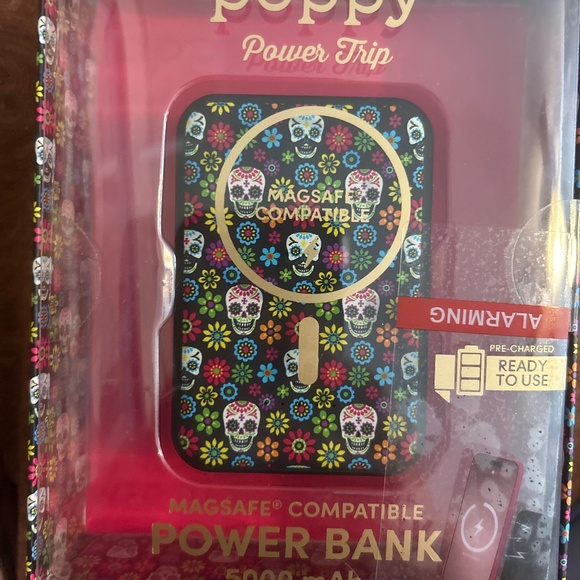 Power Trip MagSafe Compatible Power Bank - Black with Red Accents - Picture 1 of 3